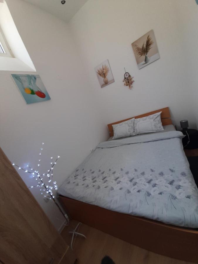 Apartman Lela Вършац Екстериор снимка